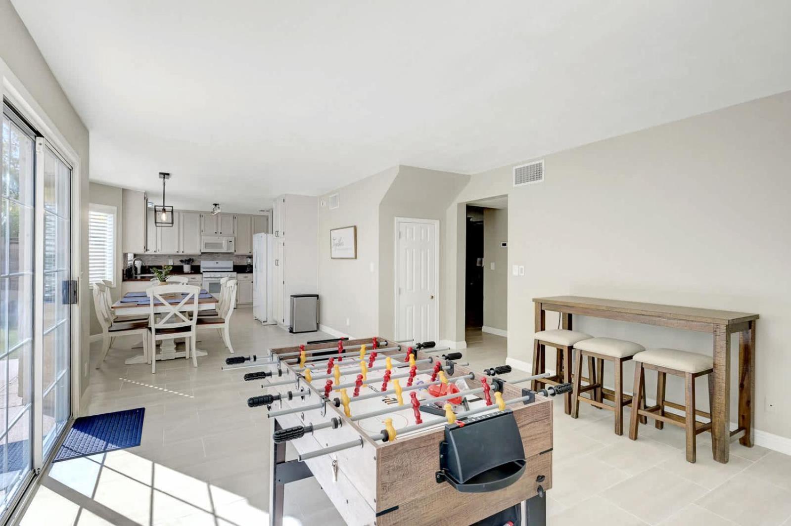 Bright Fun Spacious Home With Pool Лас-Вегас Экстерьер фото